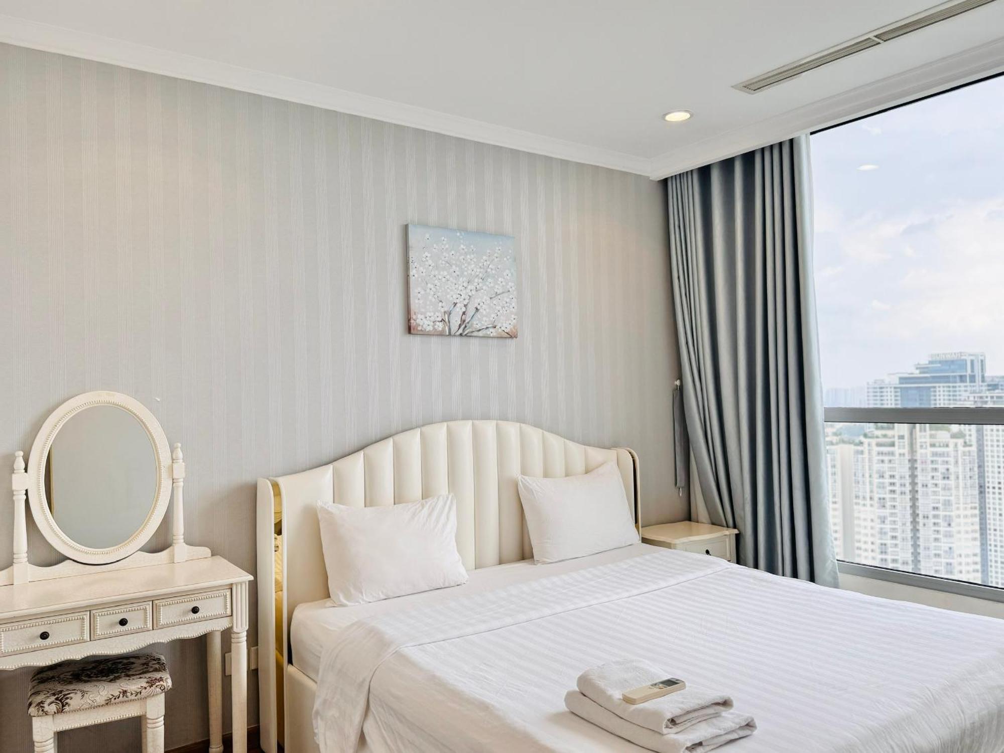 Apartment Vinhomes Park Minhminh - Ho Dich Vu Landmark Cho Thue *